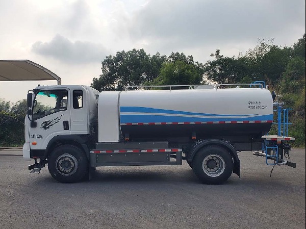 華威馳樂牌SGZ5180GPSWPBEV純電動綠化噴灑車|中國重汽新能源EV純電動灑水車|綠化噴灑車|路面養(yǎng)護作業(yè)車|路面清洗車|高壓清洗車